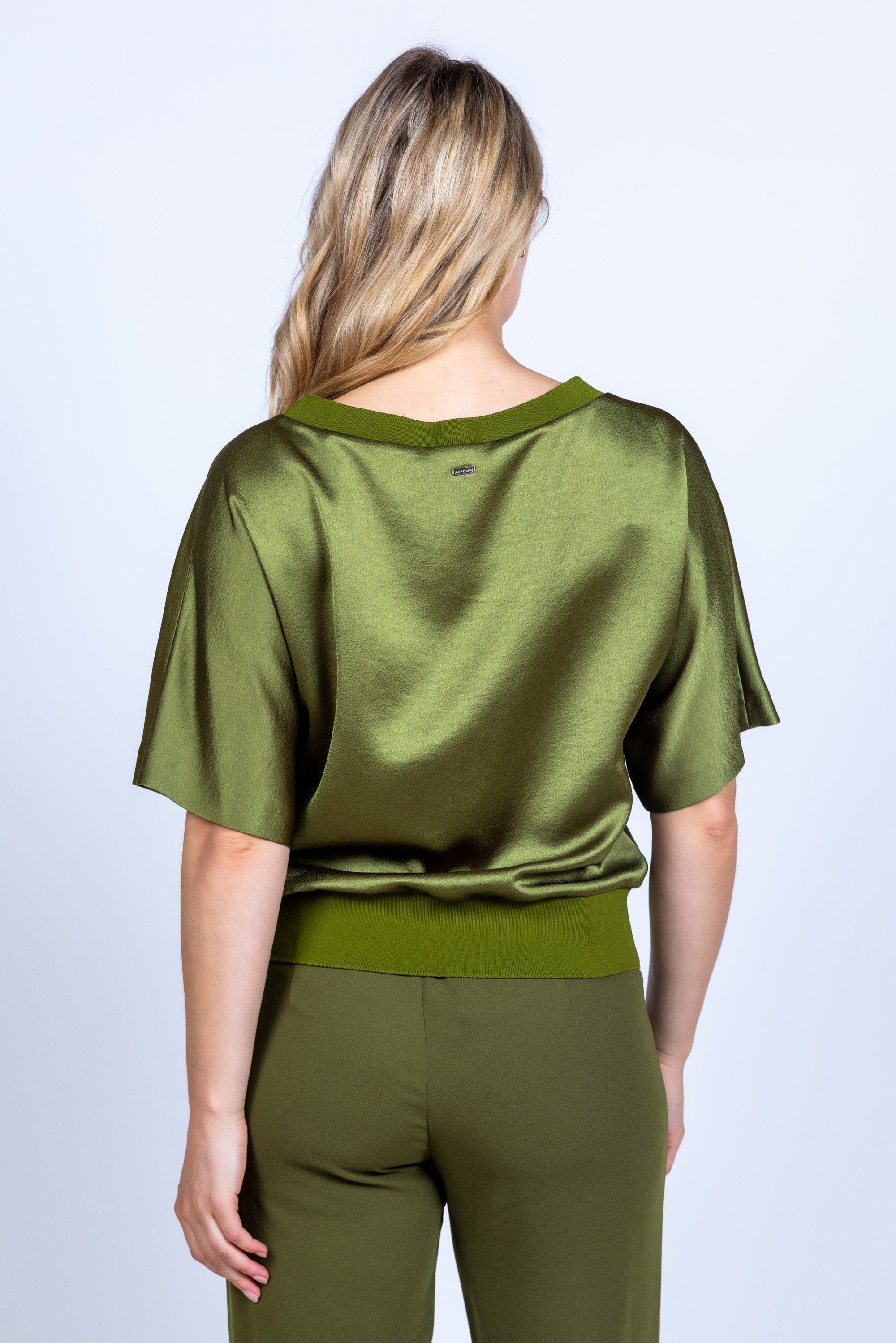 #kleur_OLIJFGROEN