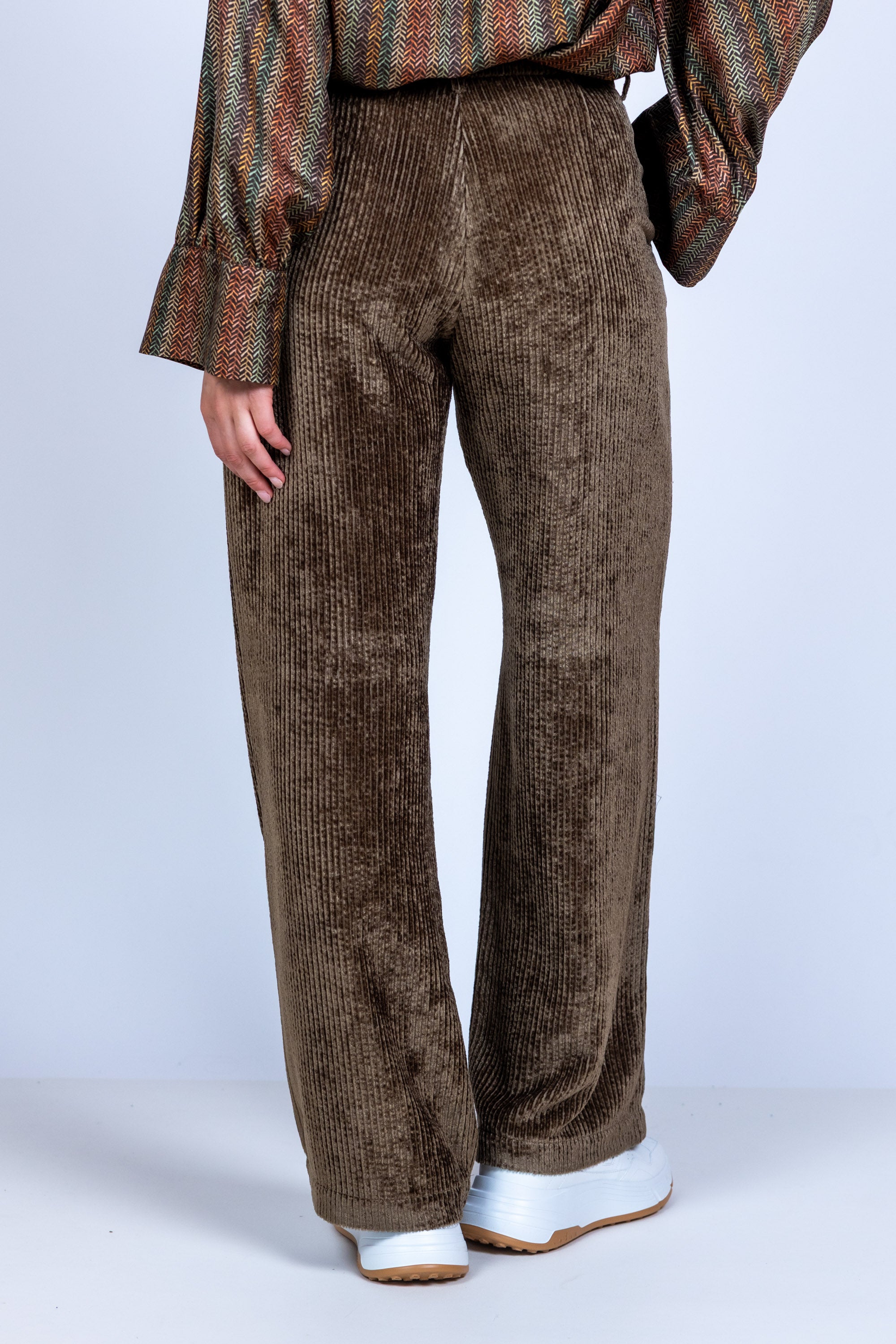 #kleur_KHAKI