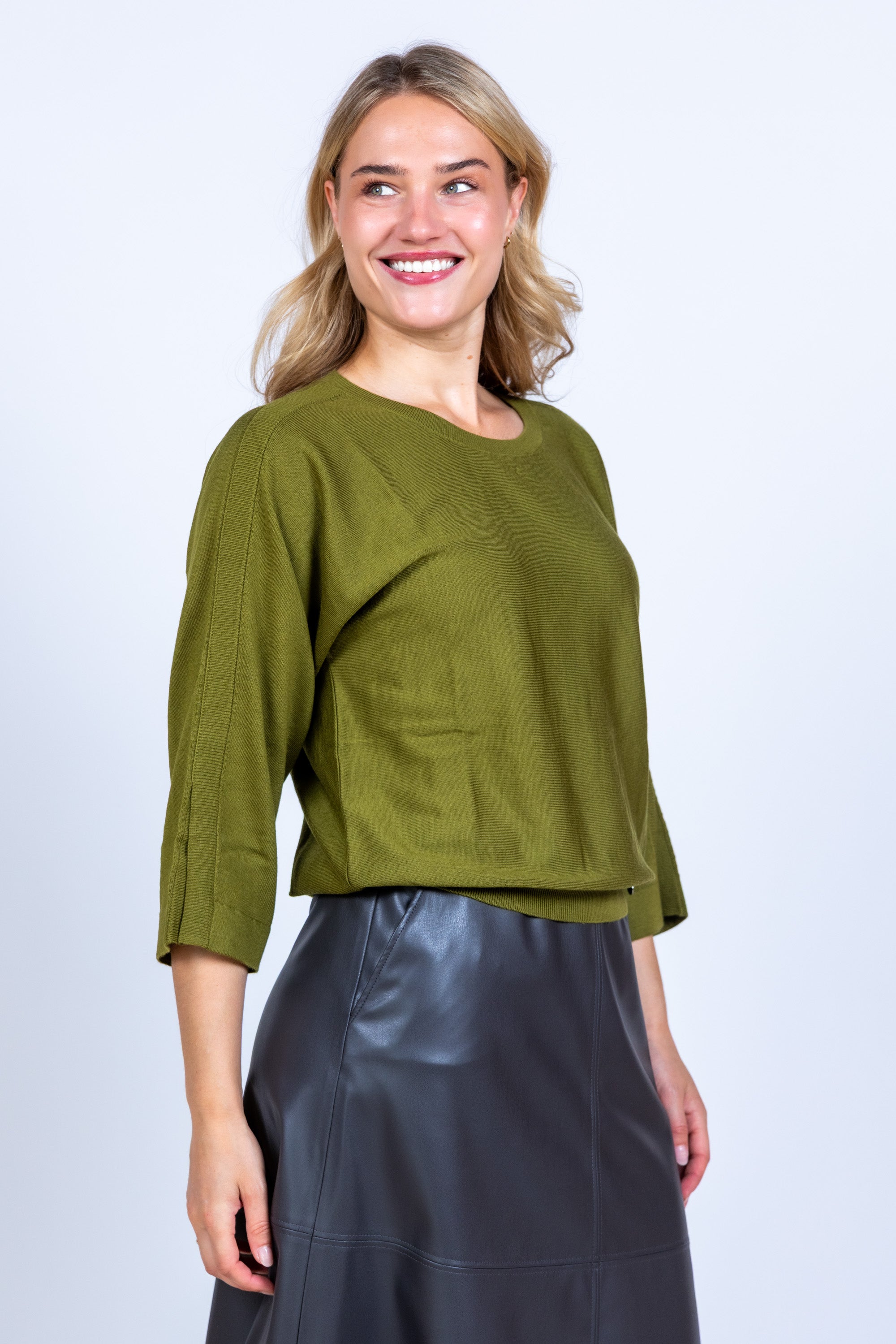 #kleur_OLIJFGROEN