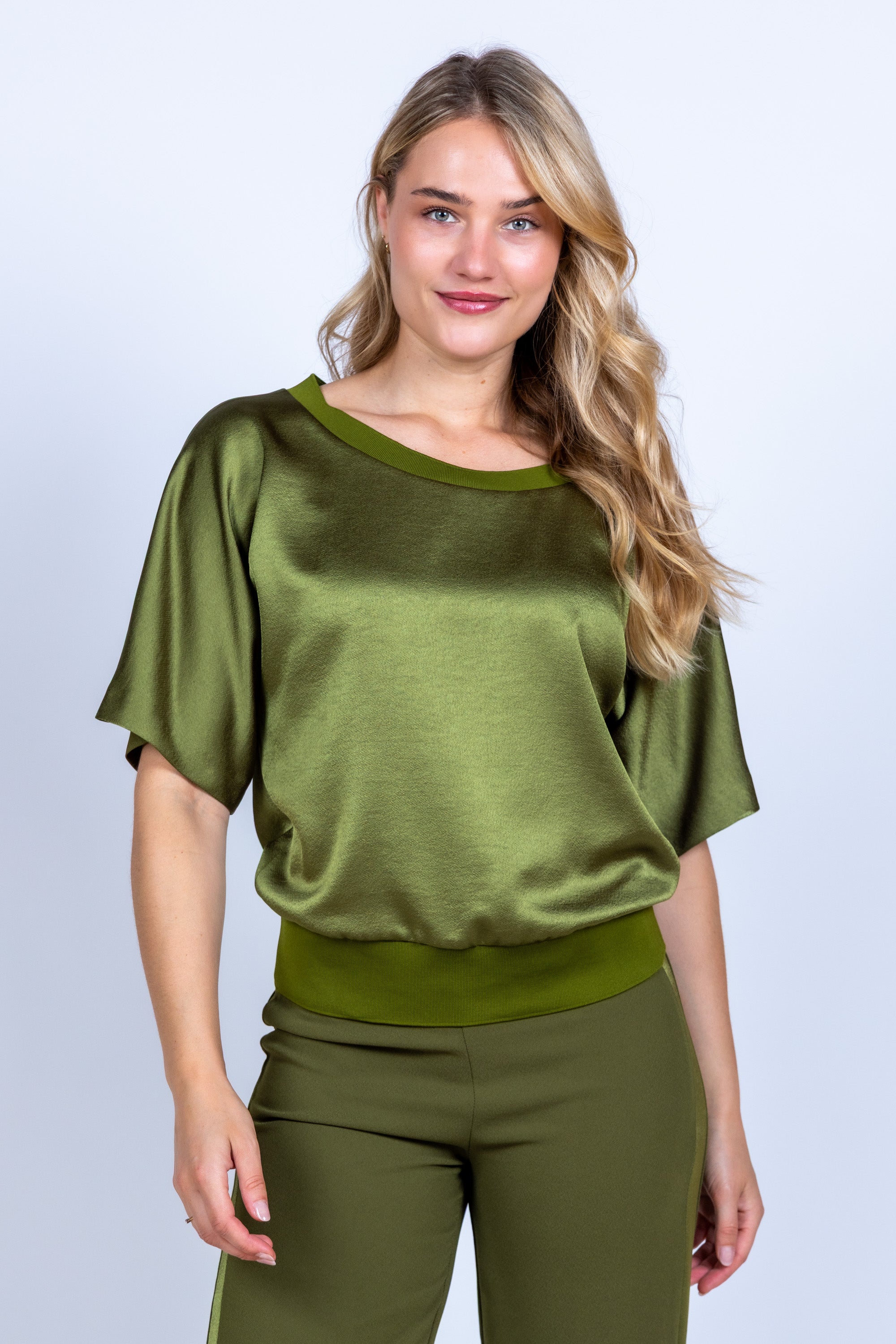 #kleur_OLIJFGROEN