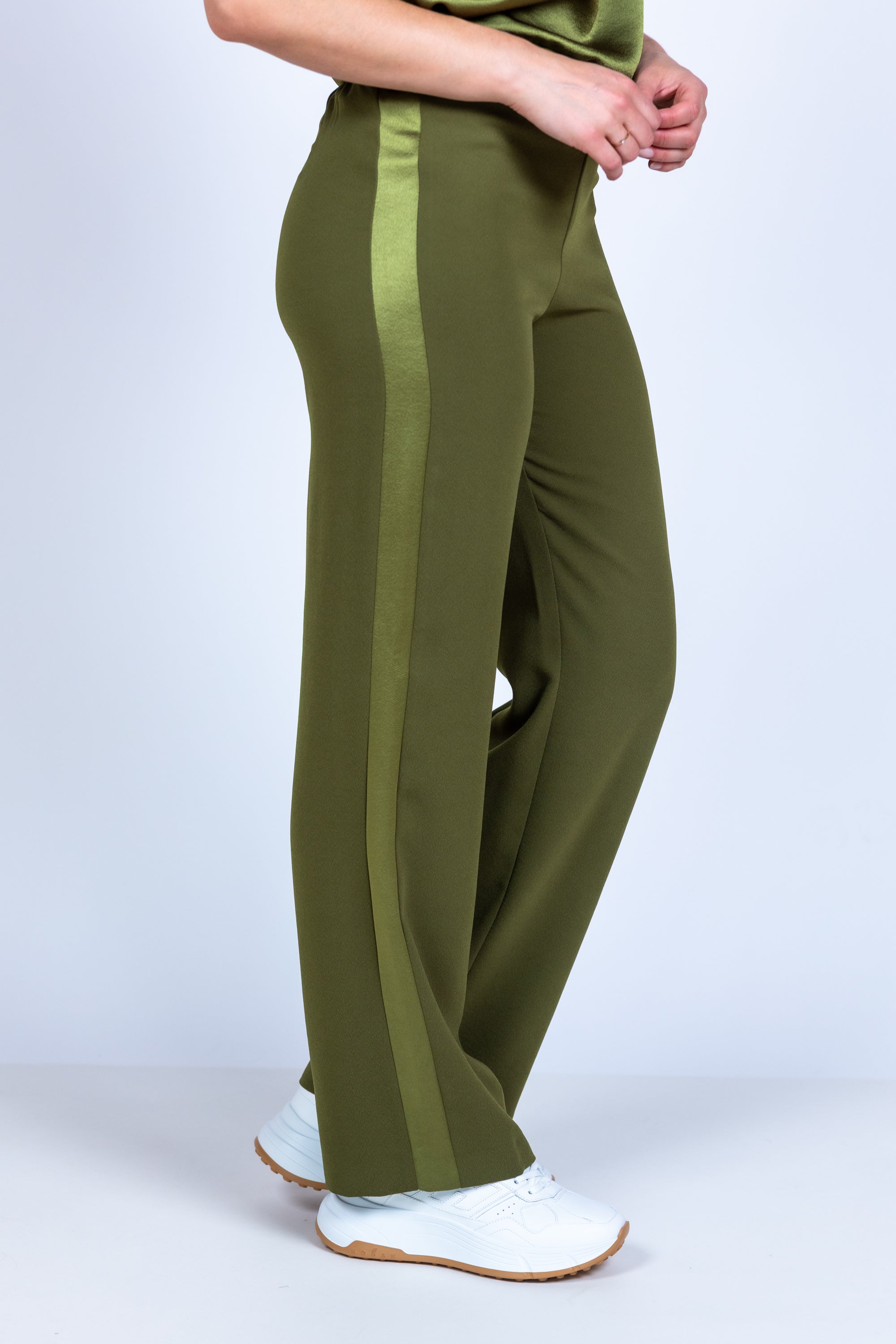 #kleur_OLIJFGROEN