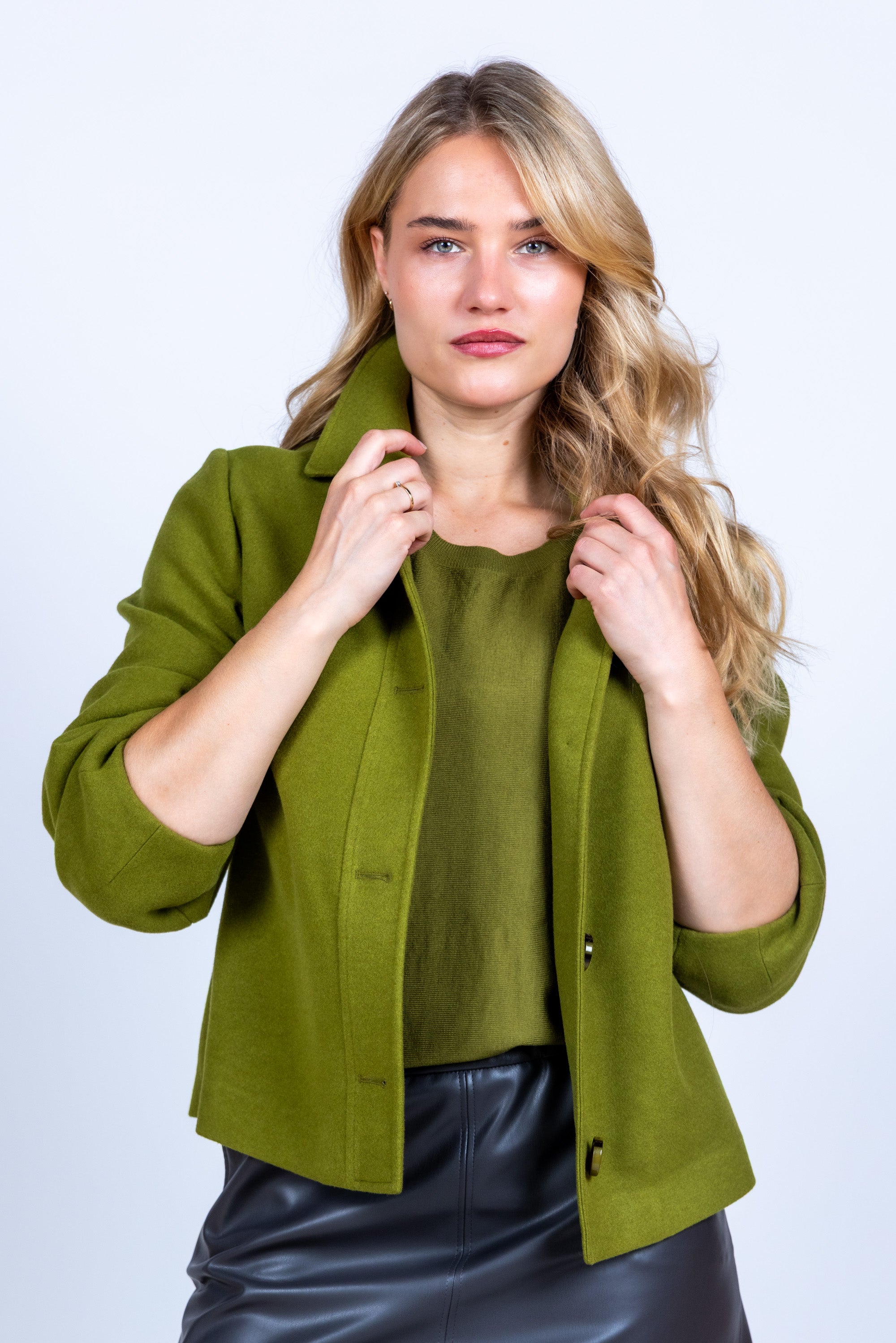 #kleur_OLIJFGROEN