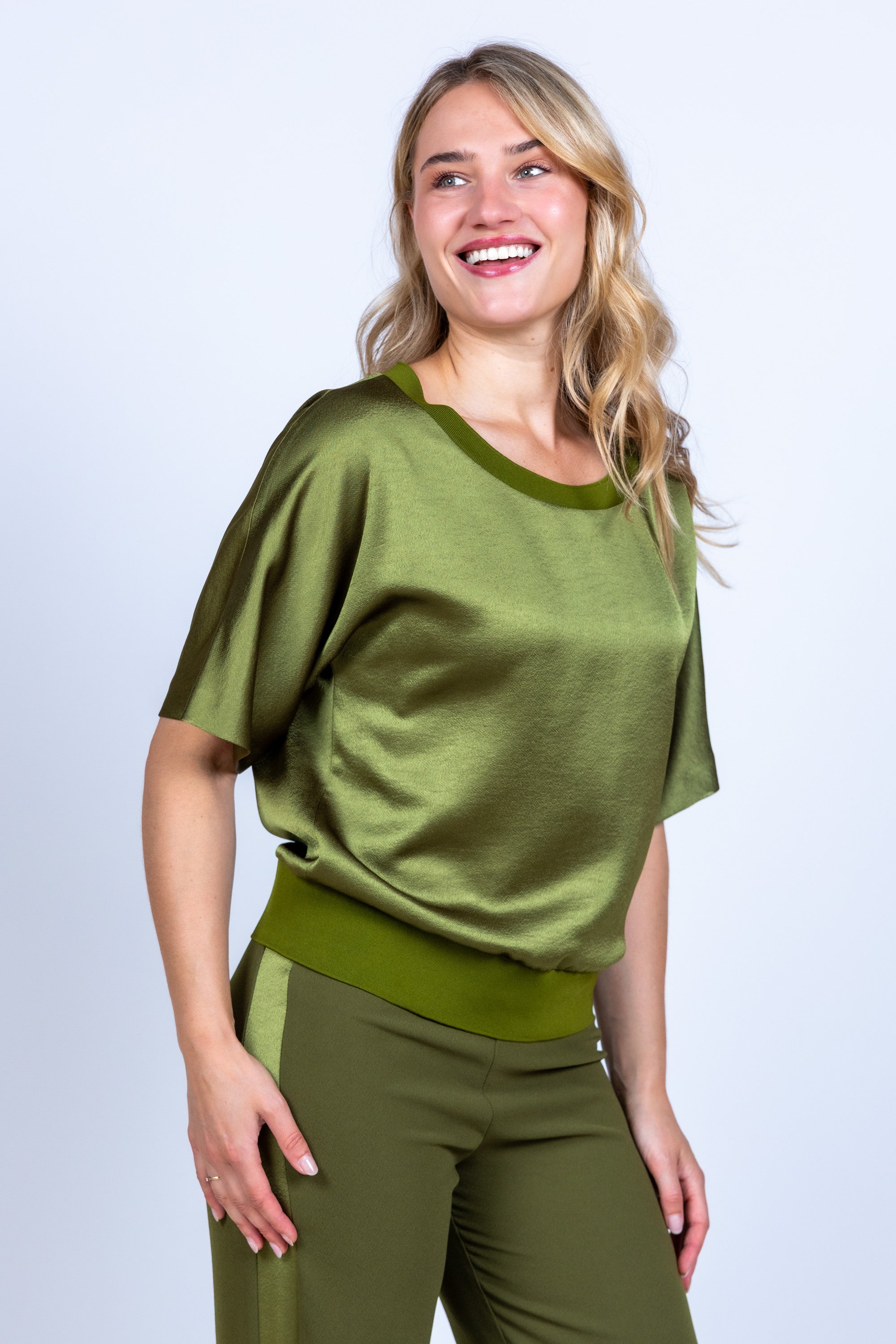 #kleur_OLIJFGROEN